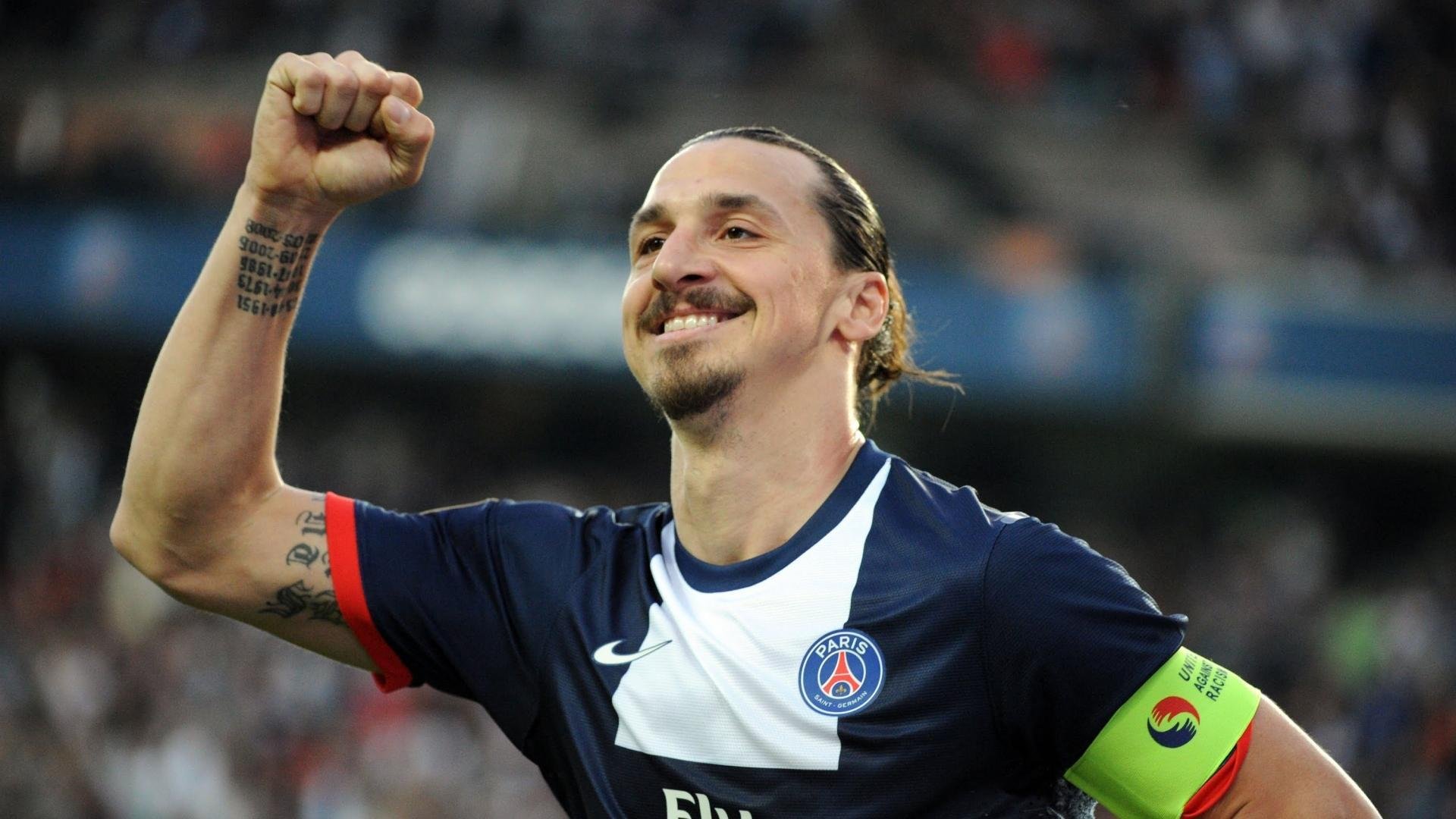 世界杯2026-库里欧冠接管比赛，深圳队争冠战火箭升空，体育宇宙的错位与共鸣  第1张